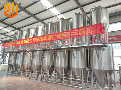 25噸啤酒廠(chǎng)設備糖化系統生產(chǎn)精釀啤酒使用什么水源